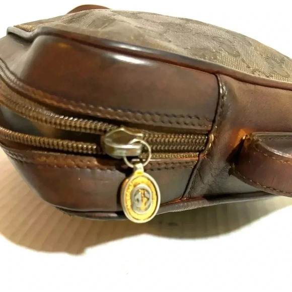 Gucci vintage GG logo distressed signature print canvas crossbody handbag - Picture 7 of 15